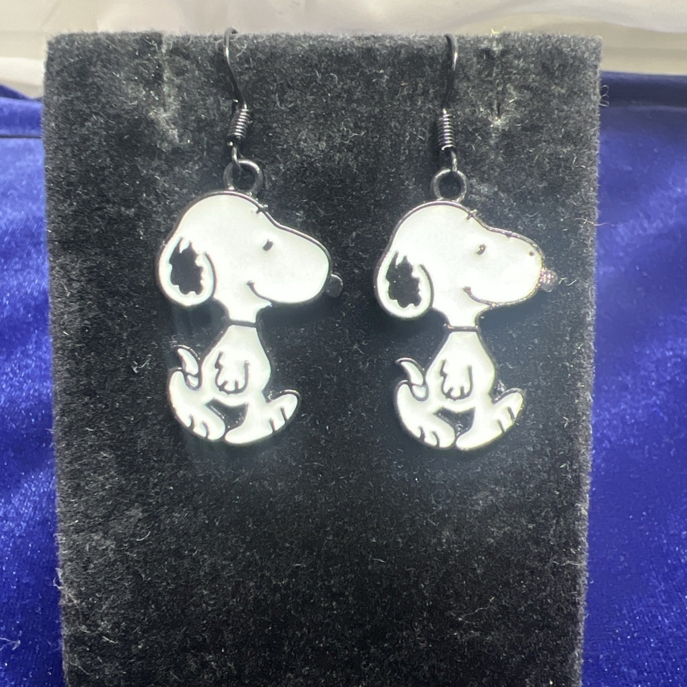 Cute Snoopy Fishhook Earrings Unique Ear Fashion Jewelry Peanuts Dog